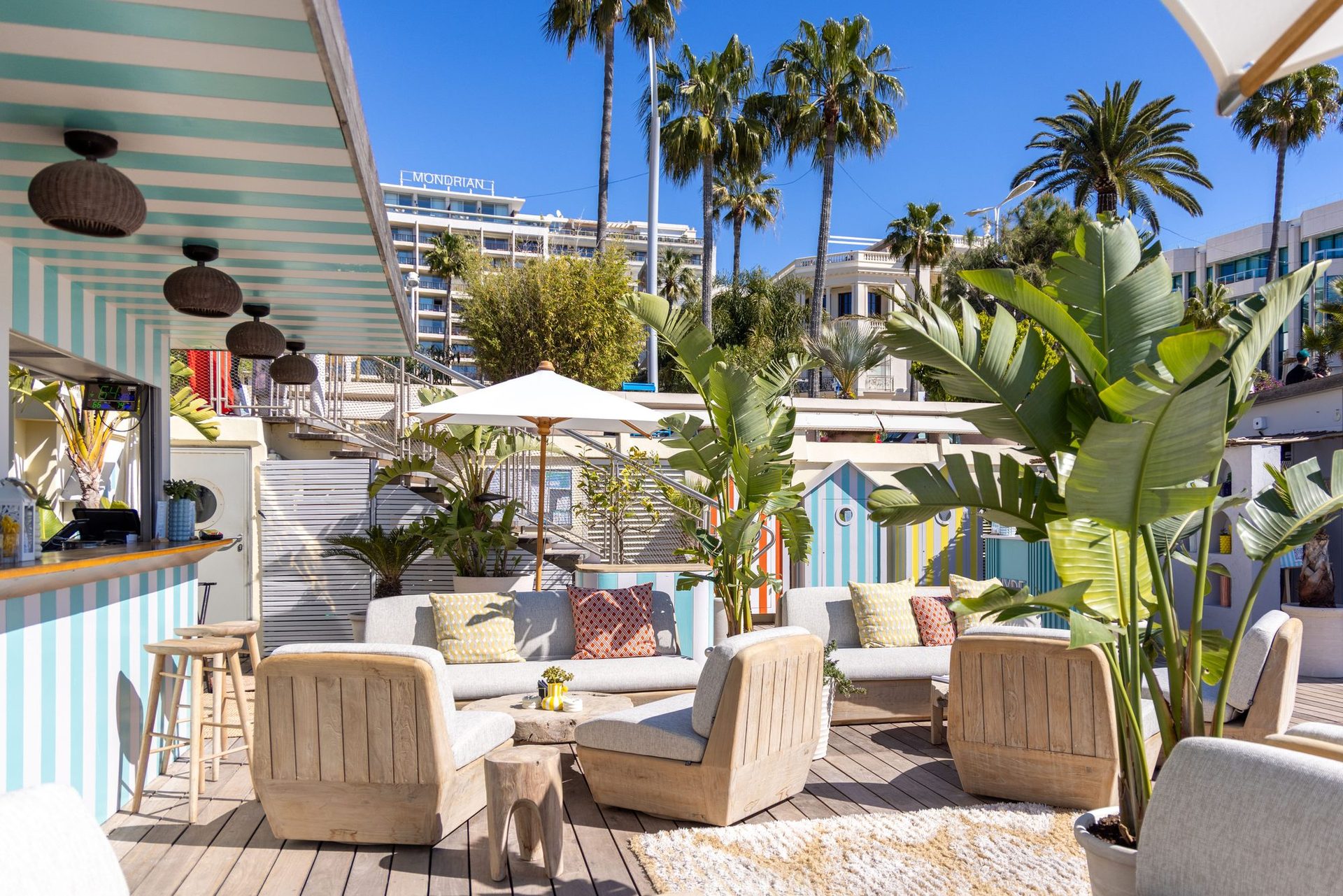 Bar et espace lounge Hyde Beach